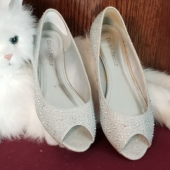 wide width silver bridal shoes